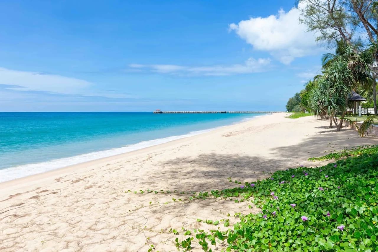 Beachfront Five Bedroom Villa in Natai photo 4