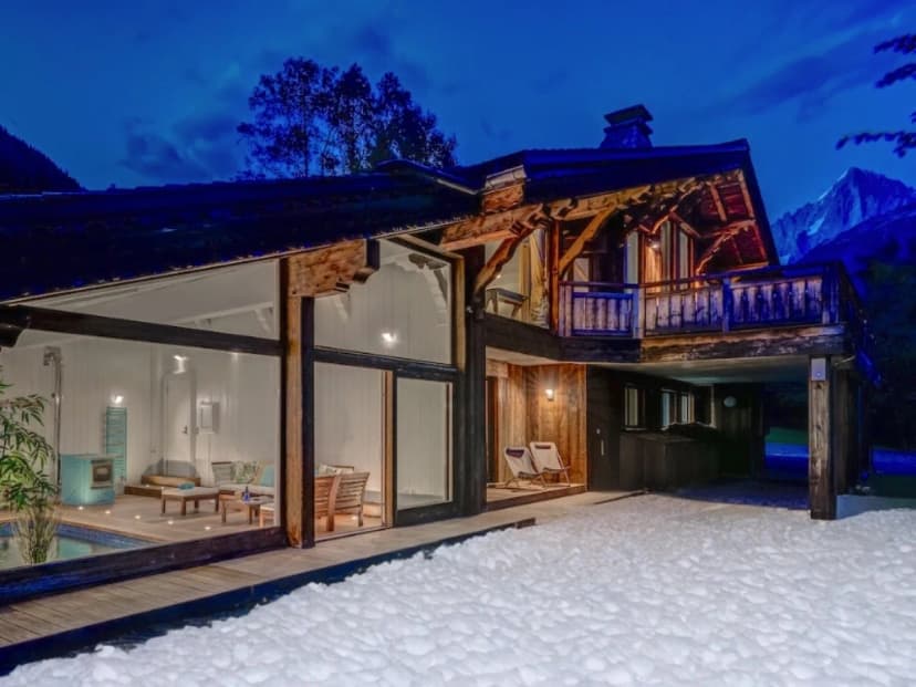 Charming Garden View Chalet in French Alps