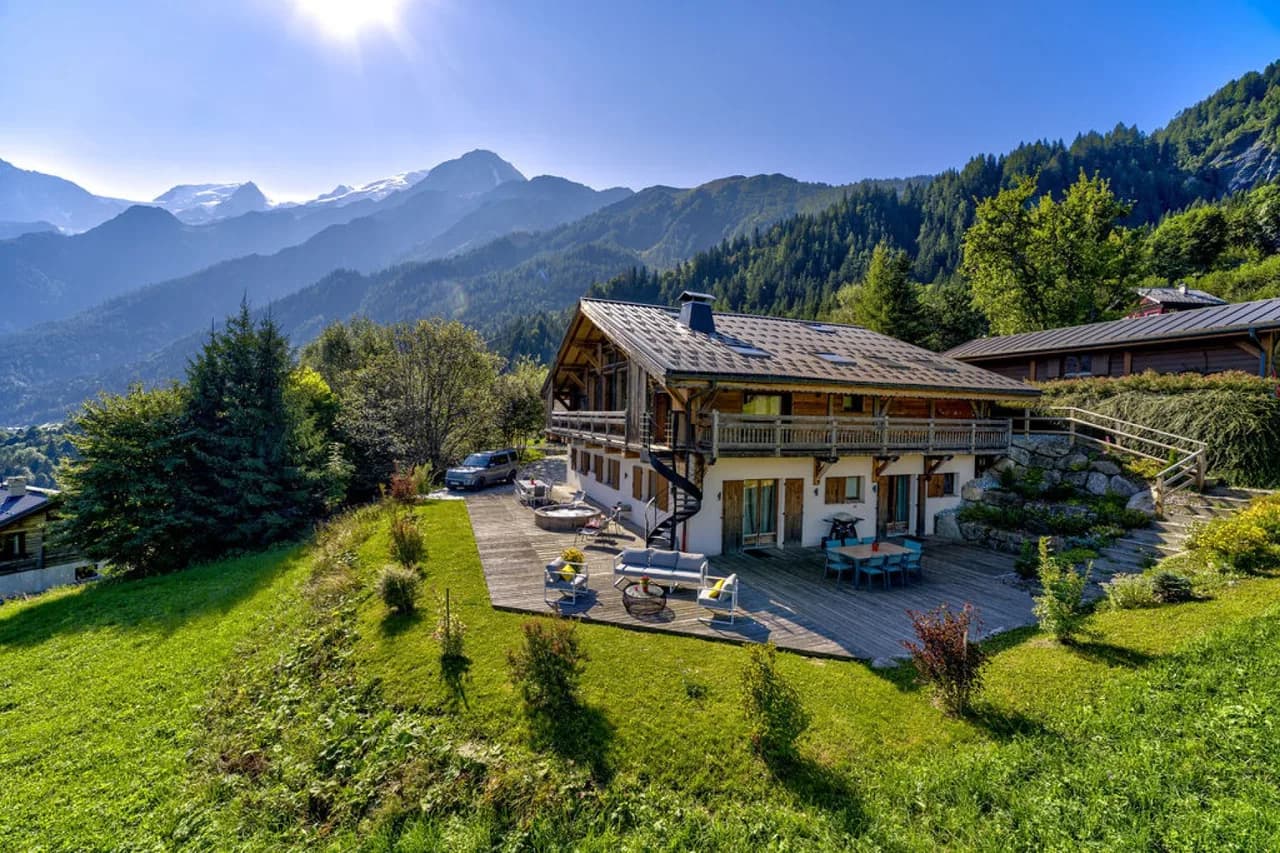 Terrace Five Bedroom Chalet in Les Houches photo 2