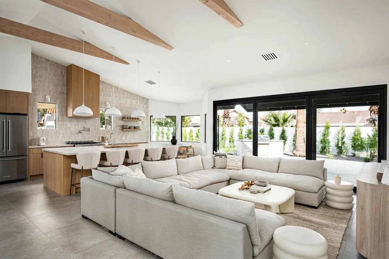 Designer Home with Heated Pool in Paradise Valley photo 2