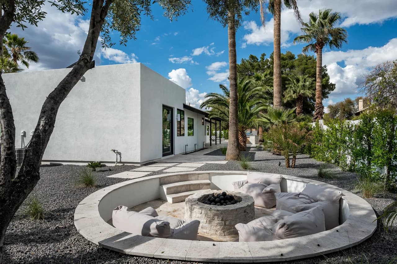 Designer Home with Heated Pool in Paradise Valley photo 3