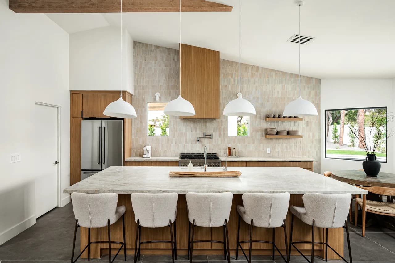 Designer Home with Heated Pool in Paradise Valley photo 4