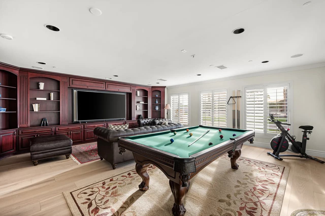 Modern Eclectic Five Bedroom Villa in Paradise Valley photo 3