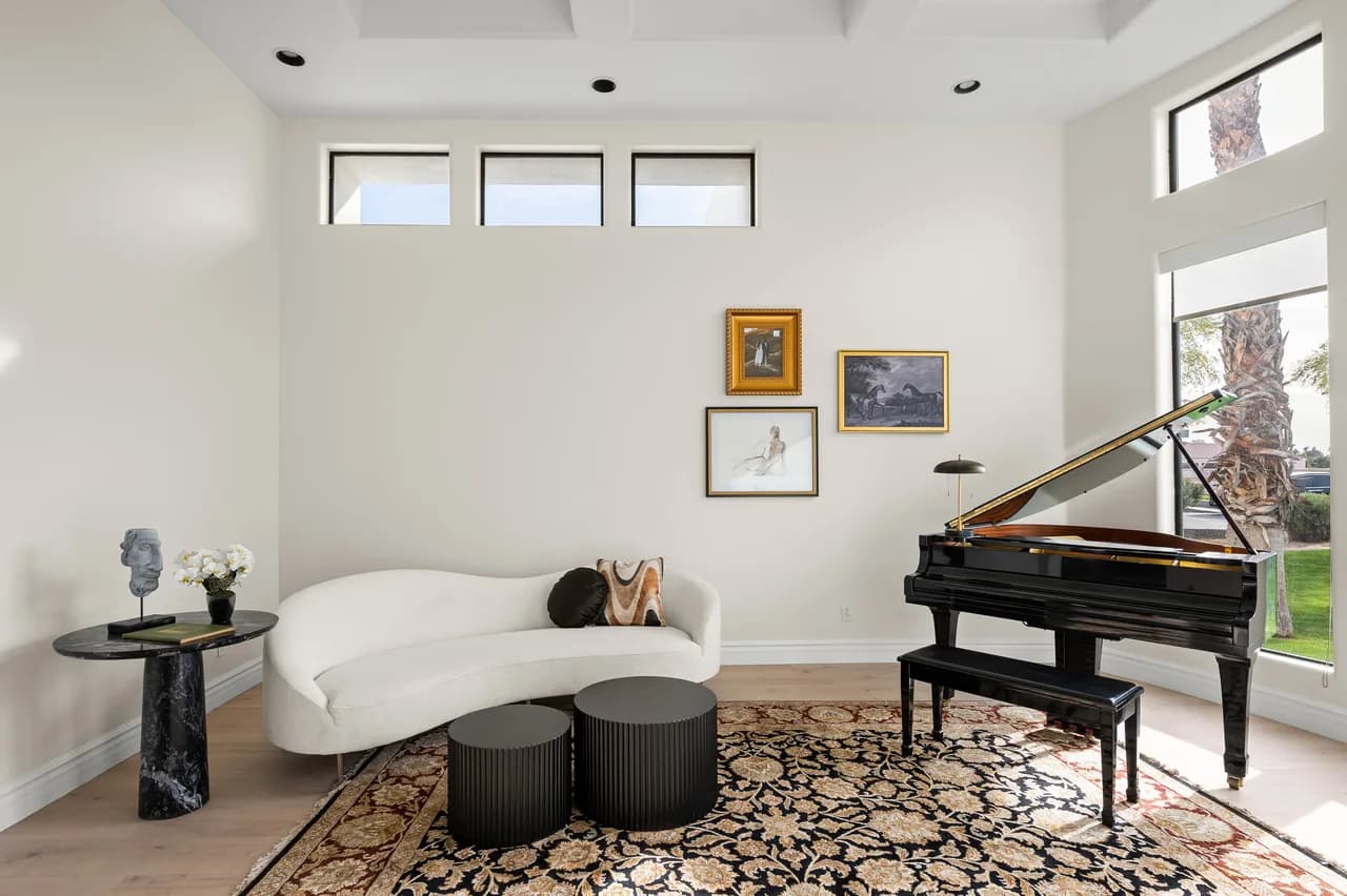 Modern Eclectic Five Bedroom Villa in Paradise Valley photo 4