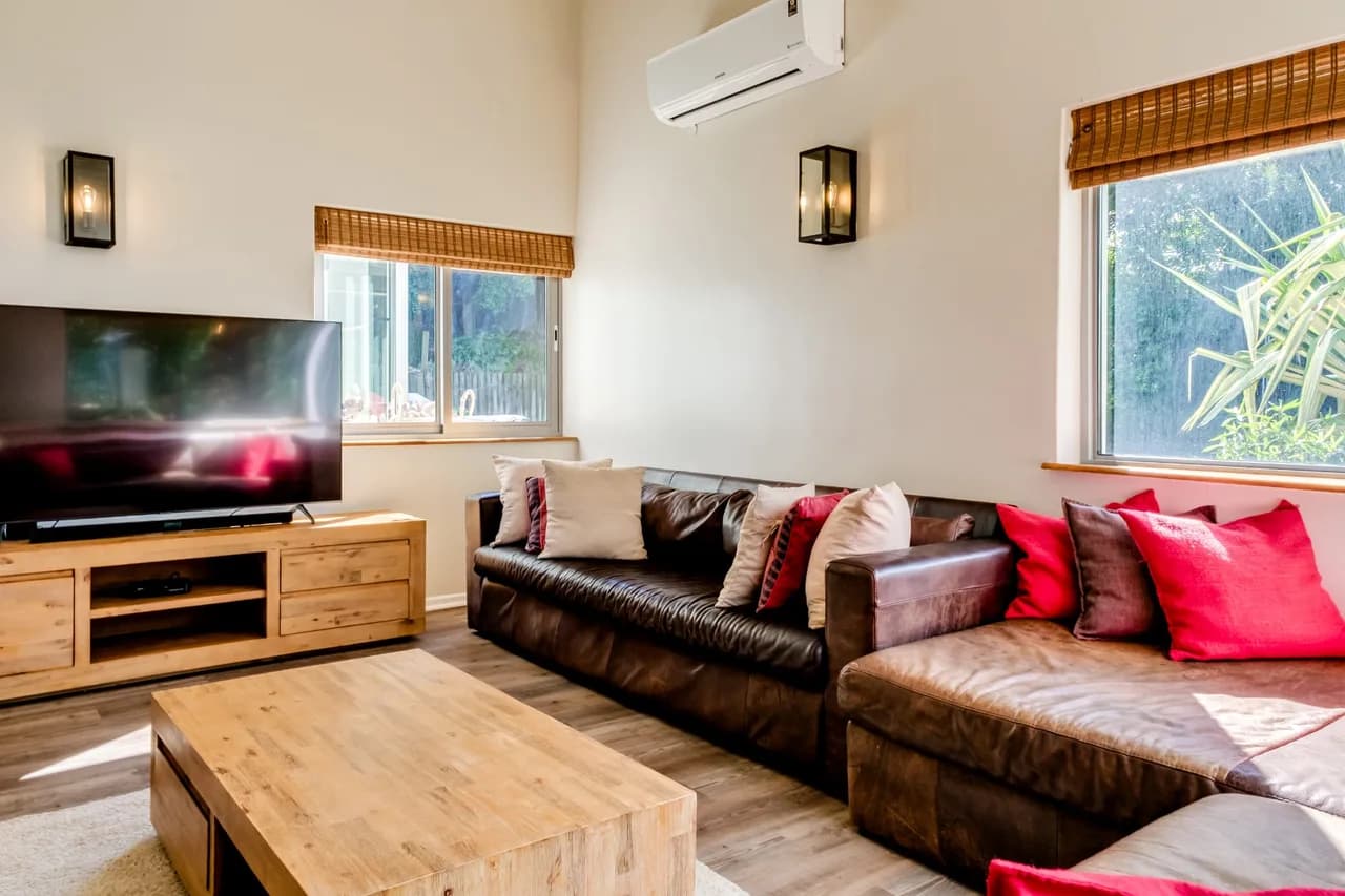 Mountain View Five Bedroom Villa in Cape Town photo 4