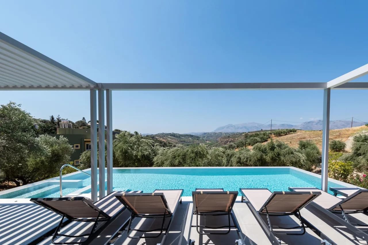 Terrace Four Bedroom Villa in Heraklion photo 2