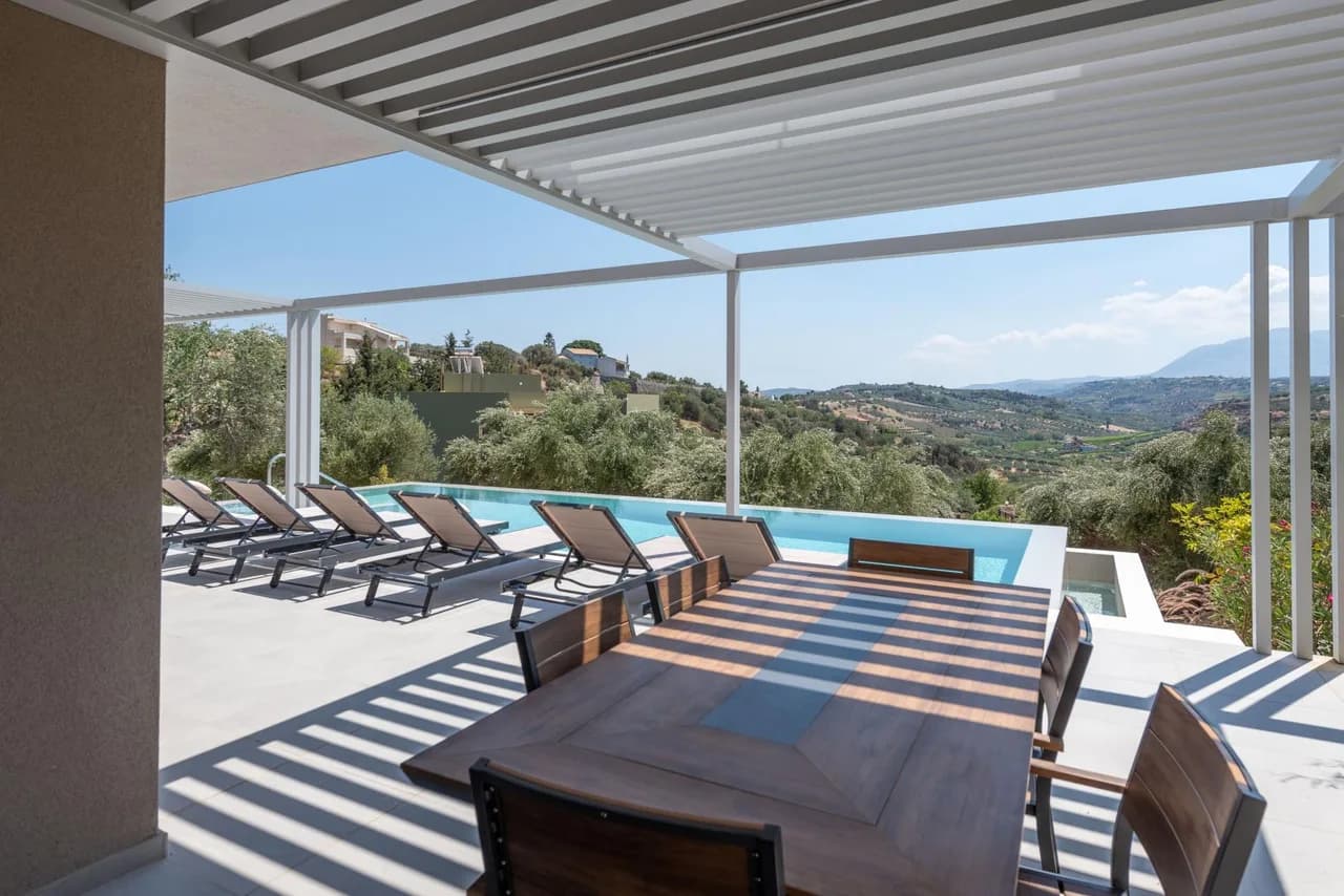 Terrace Four Bedroom Villa in Heraklion photo 4
