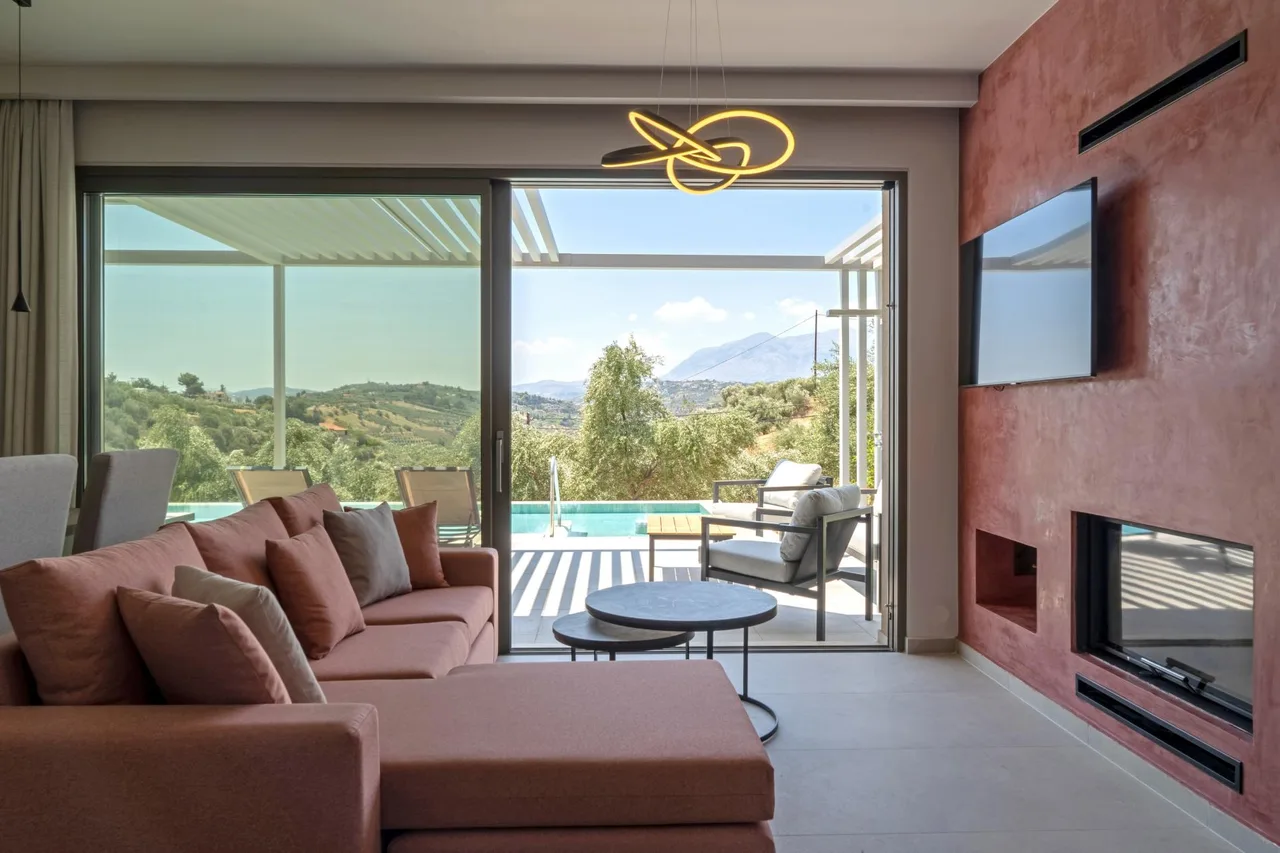 Terrace Two Bedroom Villa in Voutes photo 4