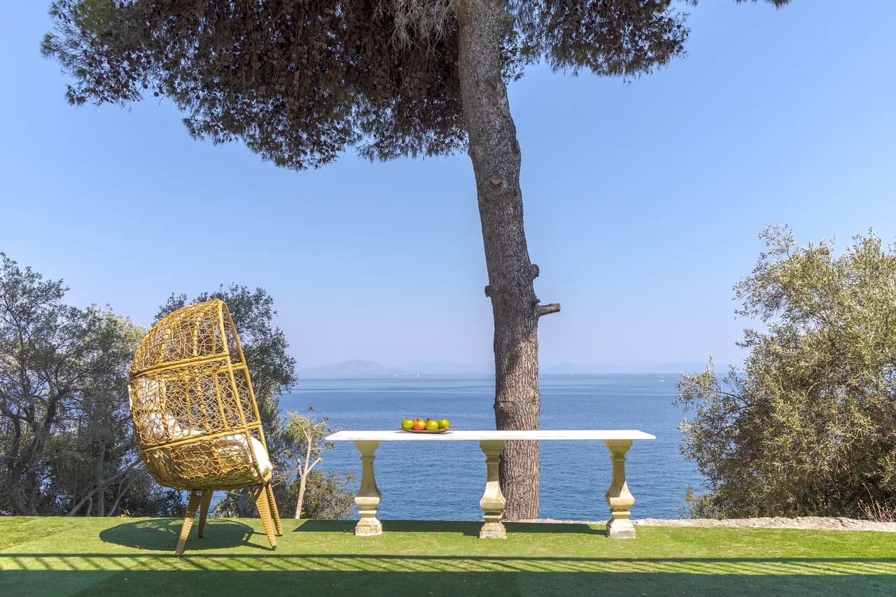 Seaview Four-Bedroom Villa in Perama, Corfu photo 3