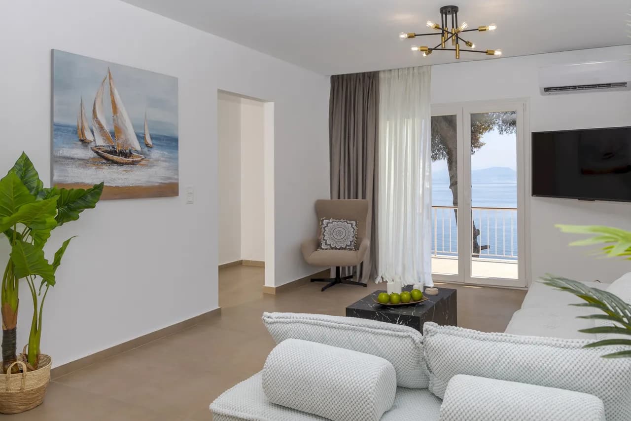 Seaview Four-Bedroom Villa in Perama, Corfu photo 4