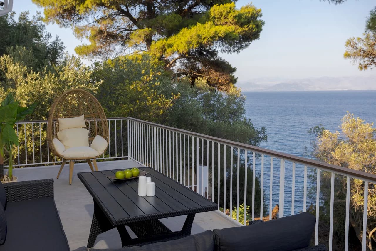 Seaview Four-Bedroom Villa in Perama, Corfu photo 5
