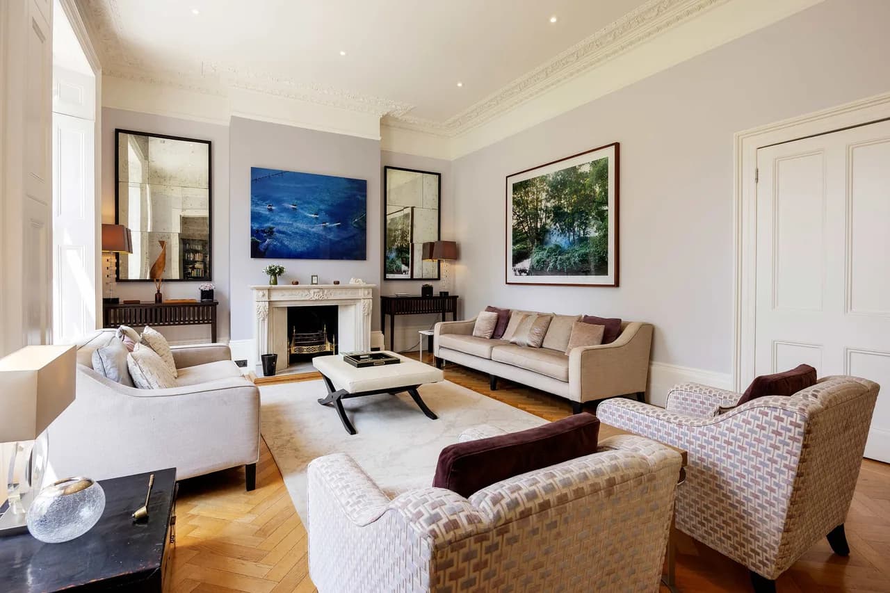 Elegant Six Bedroom Villa in Kensington, London photo 3