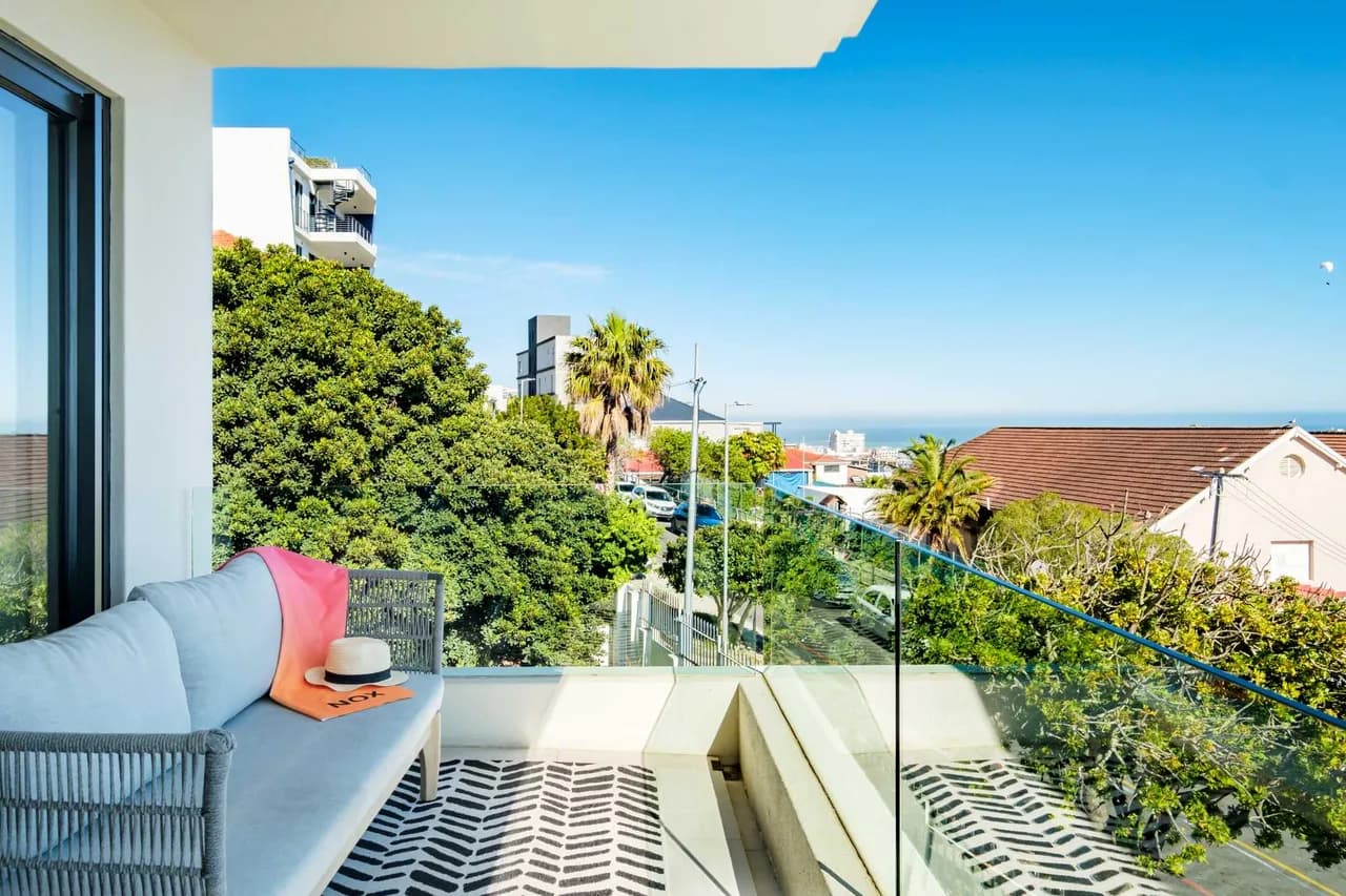 Inviting Two Bedroom Retreat in Cape Town photo 3