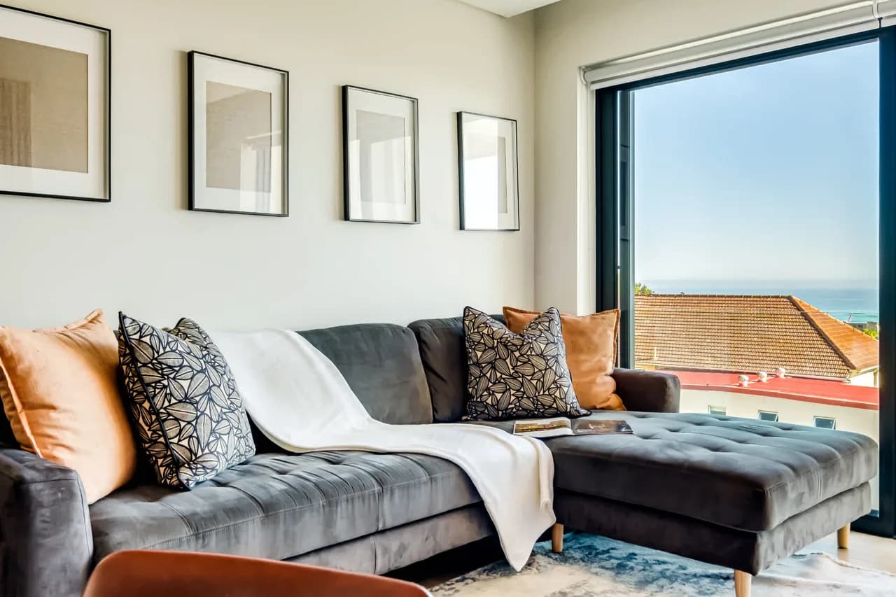 Inviting Two Bedroom Retreat in Cape Town photo 4