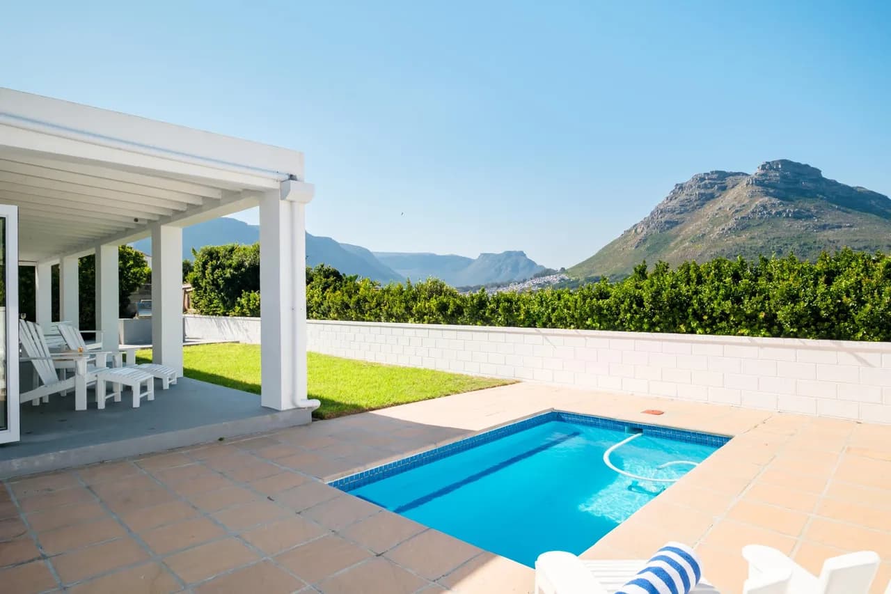 Serene Five Bedroom Retreat in Cape Town photo 4