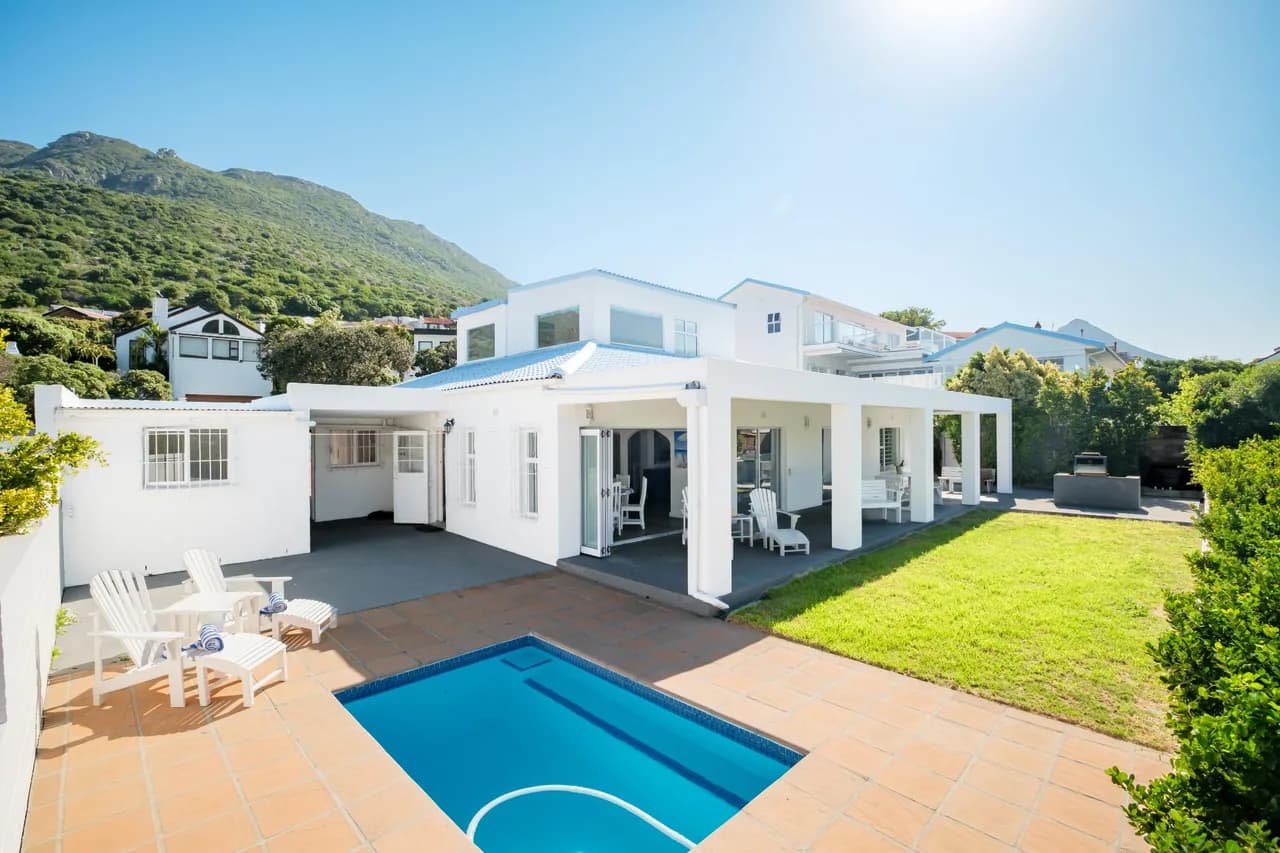 Serene Five Bedroom Retreat in Cape Town photo 5
