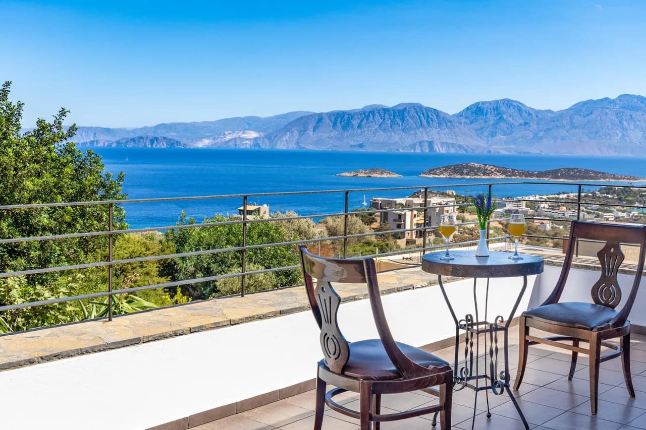Sea View Villa with Private Pool in Plaka photo 2