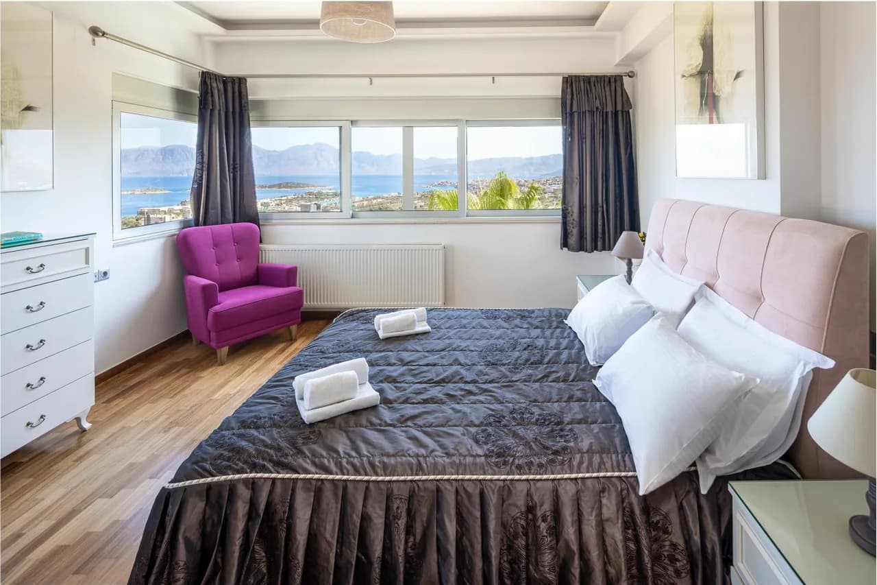 Sea View Villa with Private Pool in Plaka photo 4