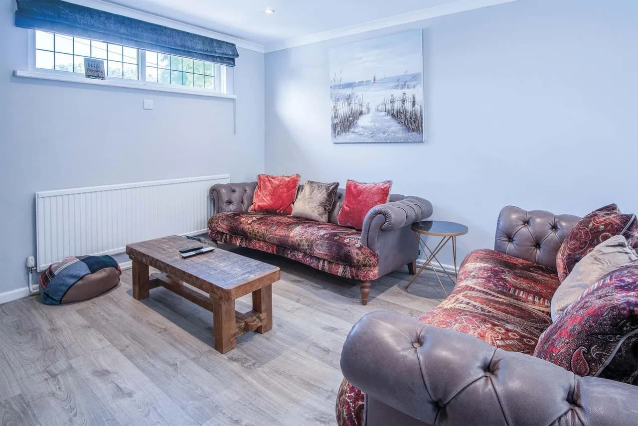 Coastal Five Bedroom Holiday Home in Oxwich photo 5