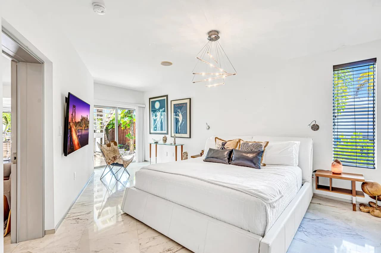 Waterfront Villa with Heated Pool in Fort Lauderdale photo 2