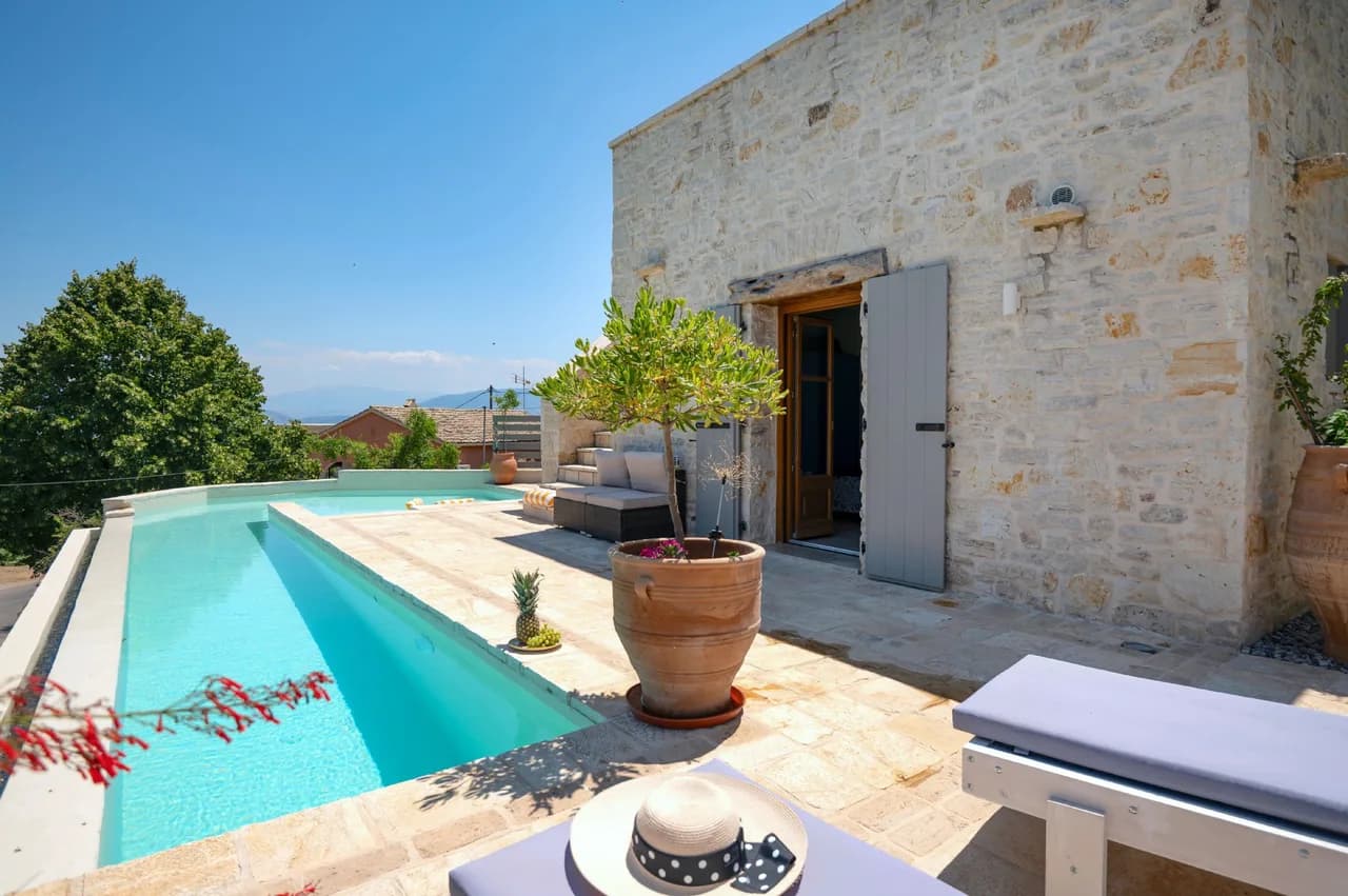 Mountain-View Two Bedroom Villa in Corfu photo 4