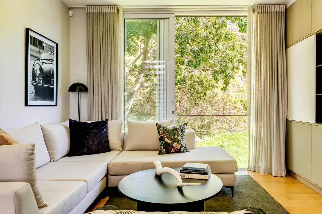 Chic Two-Bedroom Apartment in Cape Town photo 4