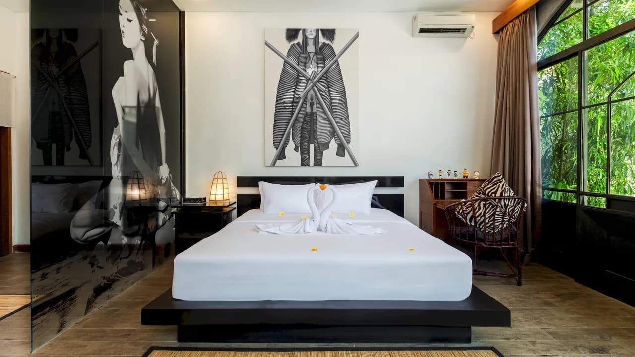 Elegant Seven Bedroom Villa in Kerobokan Kelod photo 4