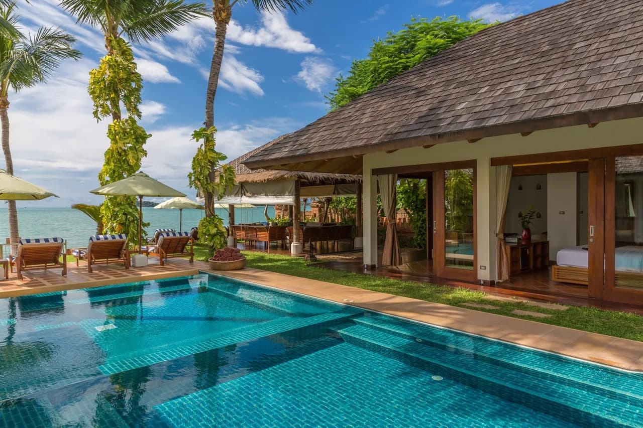 Beachfront Six Bedroom Villa in Plai Laem photo 3