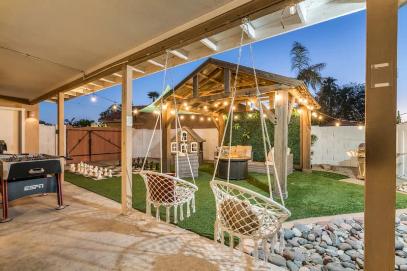 Unique Chique backyard! Games, pool & so much more!