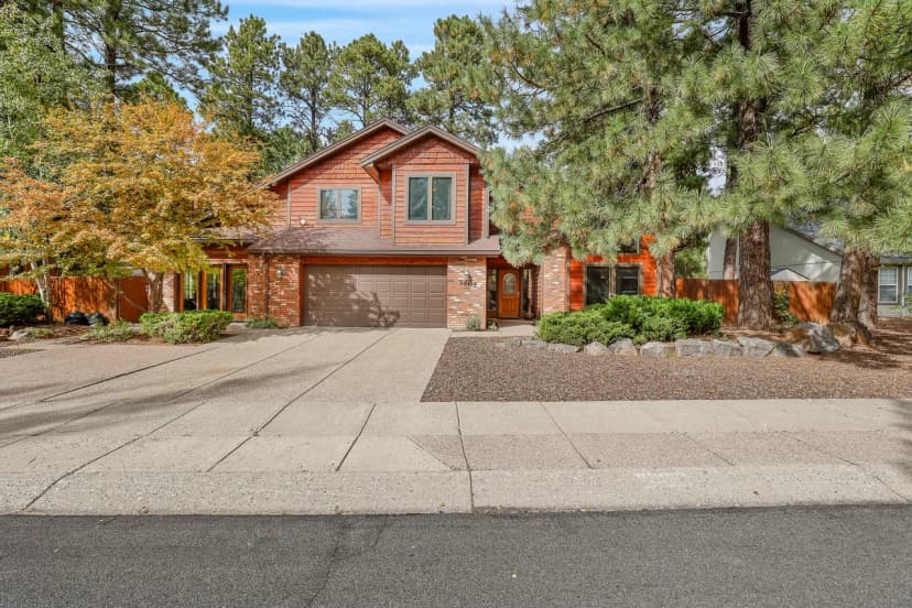 Eagles Landing  | Spacious Home & Casita | Prime Flagstaff Location