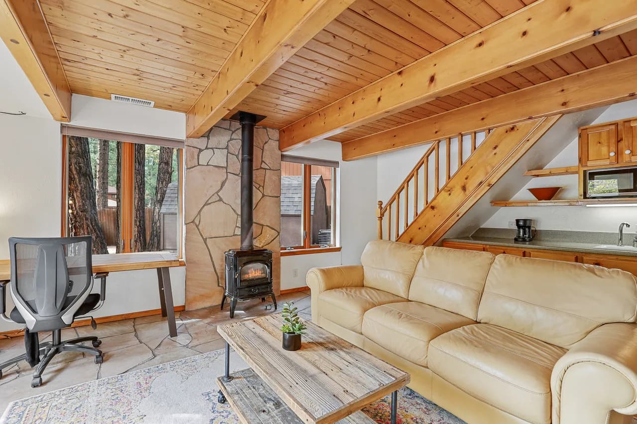 Mountain-View Five Bedroom Home in Flagstaff photo 5