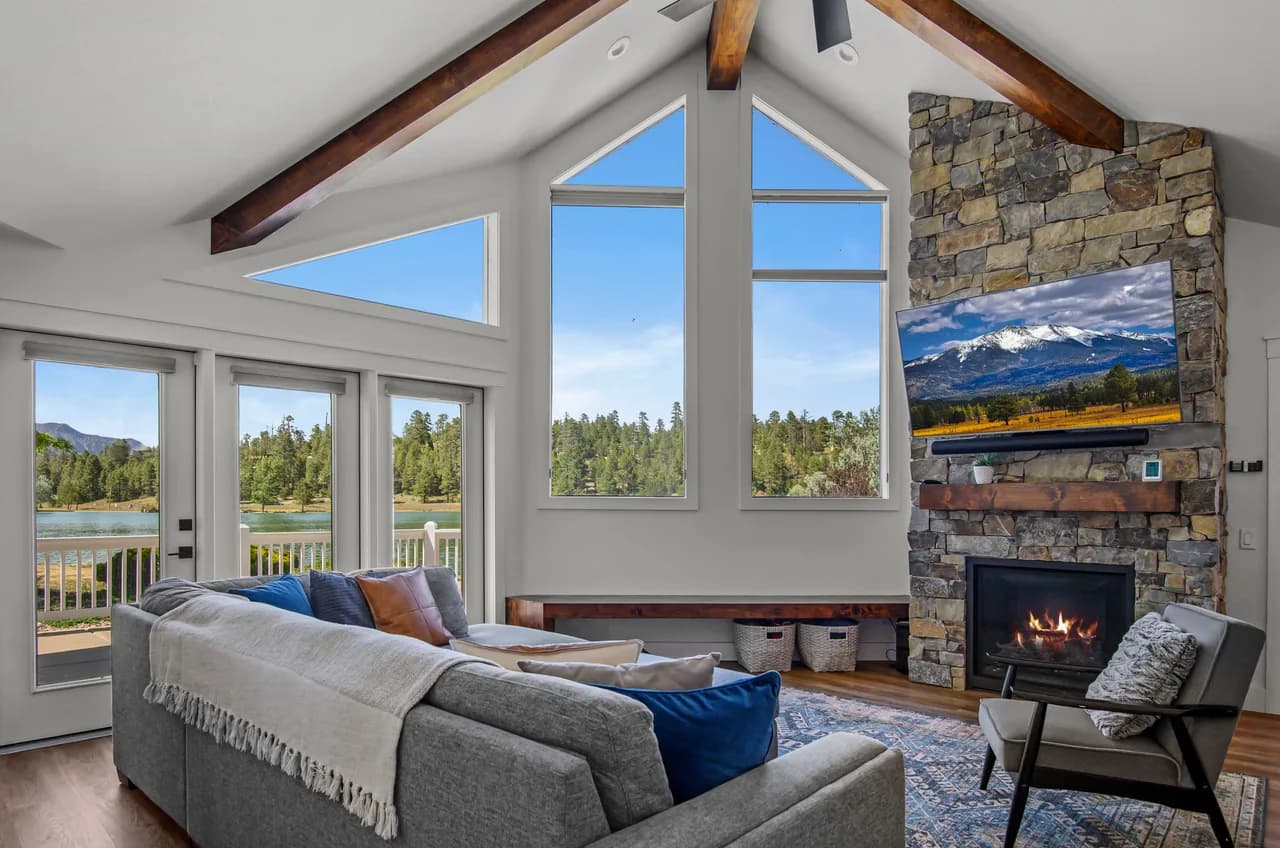 Mountain Lake Views Villa in Flagstaff Arizona photo 2