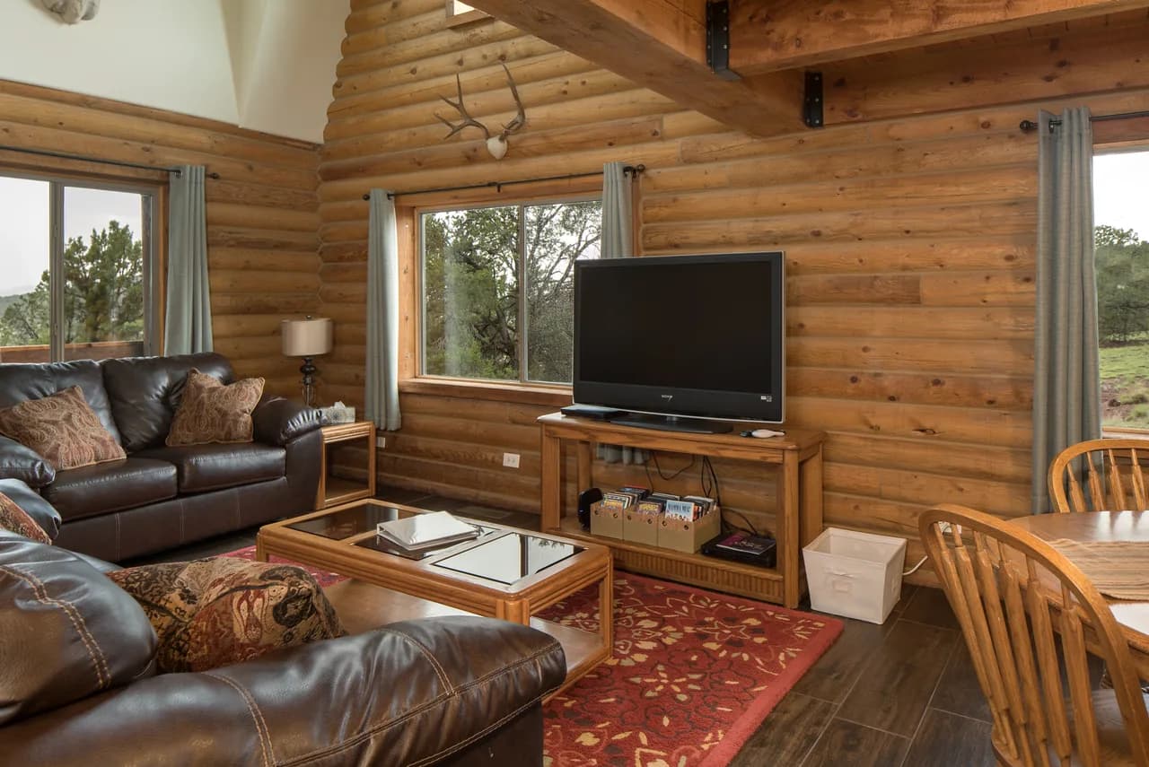 Remodeled Log Cabin with Scenic Views in Red Lake Ontario photo 2