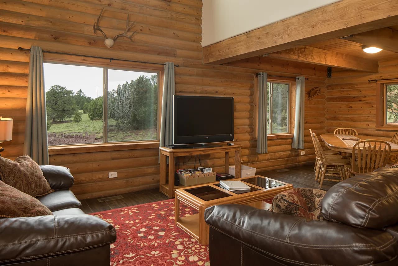 Remodeled Log Cabin with Scenic Views in Red Lake Ontario photo 4