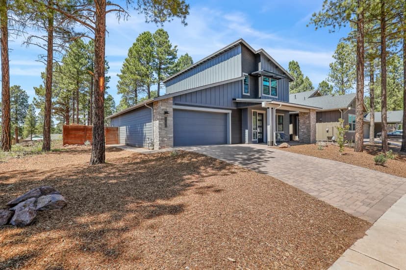 Sky Mountain | Spacious Family Retreat | Fireplaces & Fenced Yard | Pet-Friendly | Central AC
