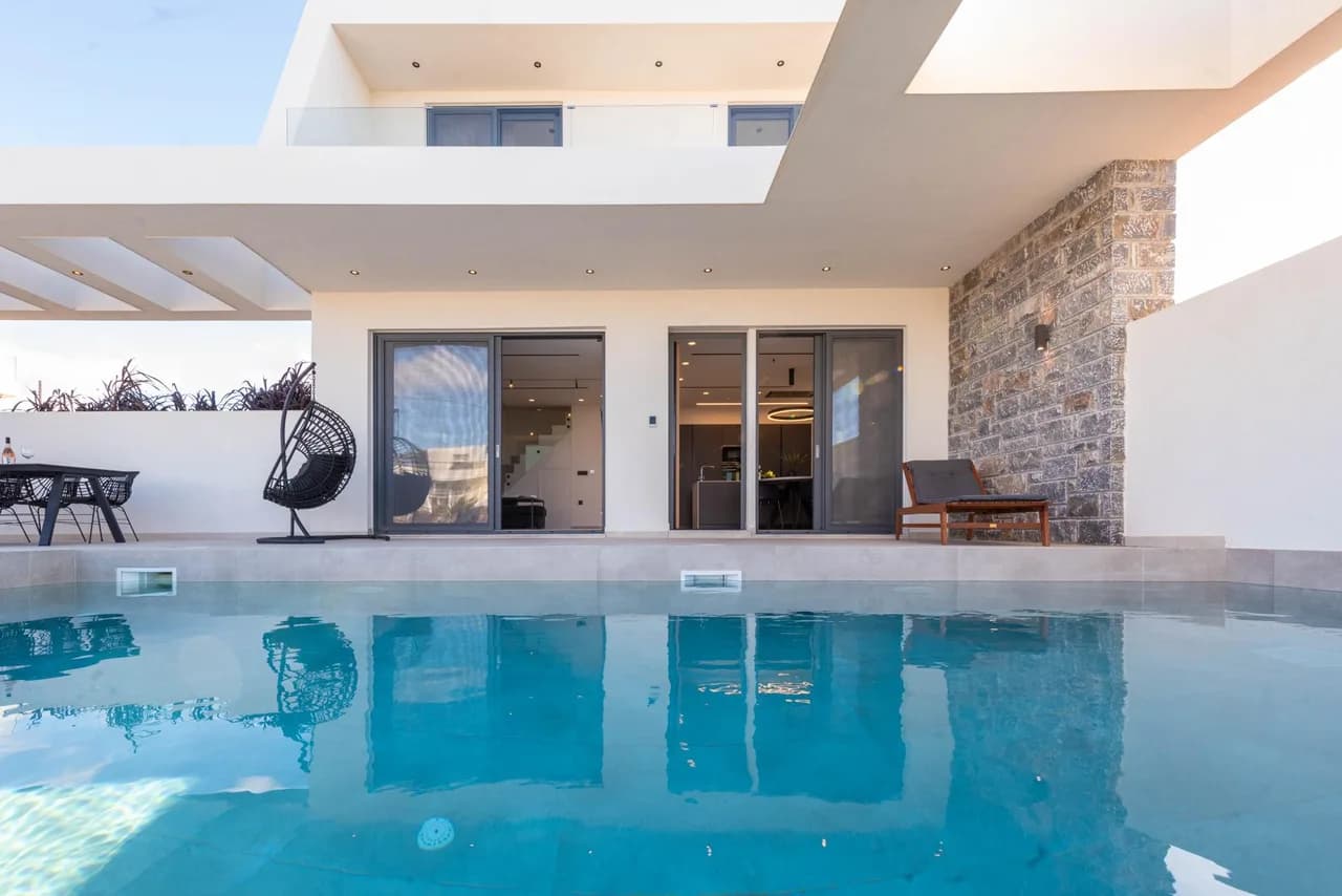 Two-Bedroom Villa with Pool in Anissaras, Crete