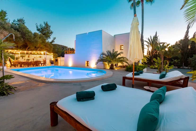 Contemporary Villa with Balcony in Mallorca