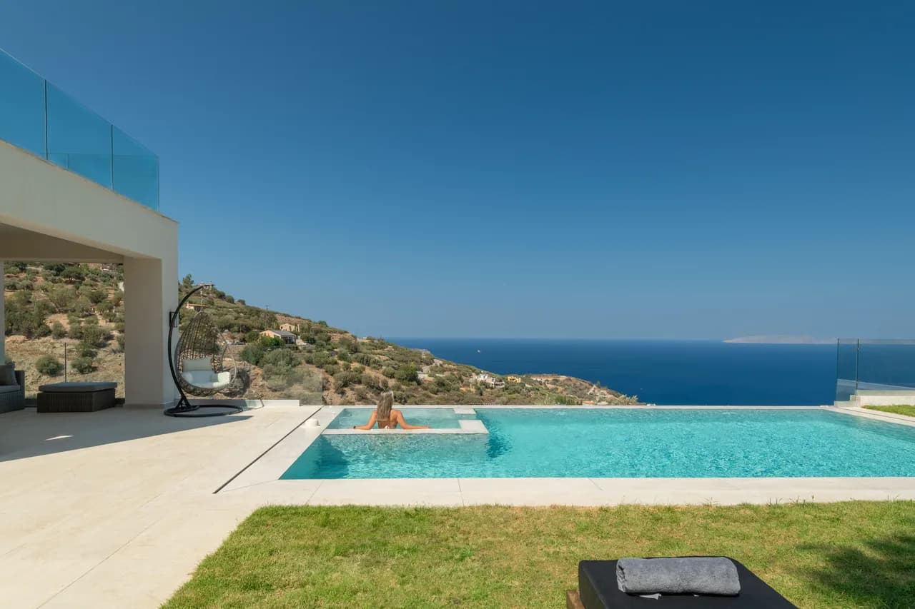 Centrally Heated Four Bedroom Villa in Agios Dimitrios Rodias photo 3