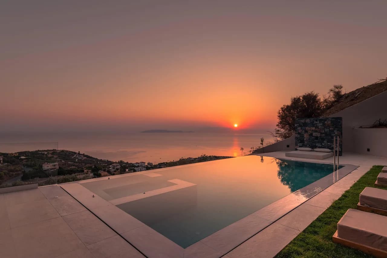 Balcony Four Bedroom Villa in Agios Dimitrios Rodias photo 3