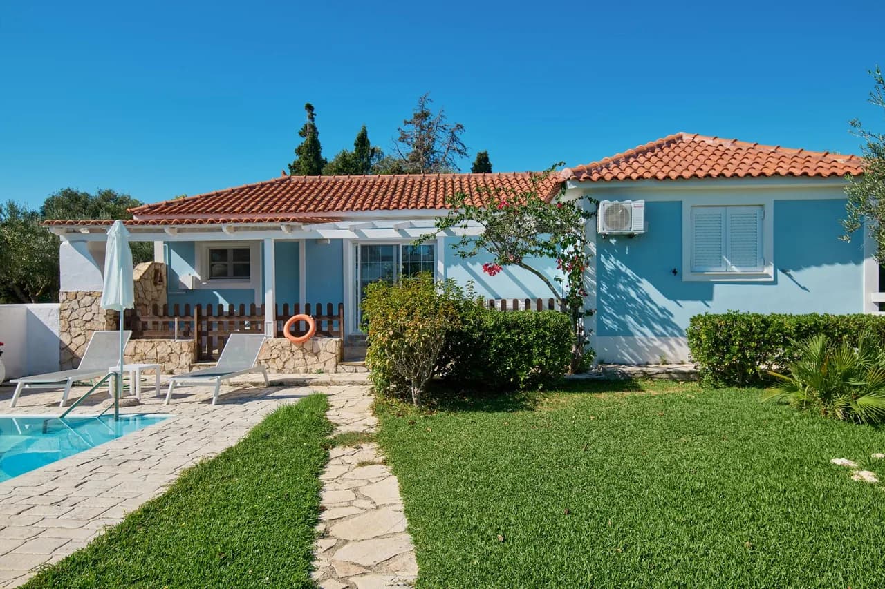 Garden-View Two Bedroom Villa in Porto Roma photo 2