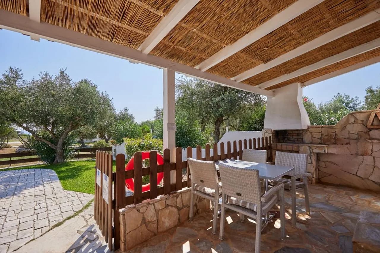 Beach View Two Bedroom Villa in Porto Roma photo 4