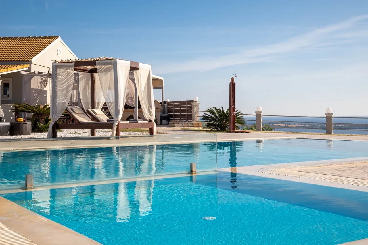 Mediterranean View Two-Bedroom Villa in Chlomatiana photo 3