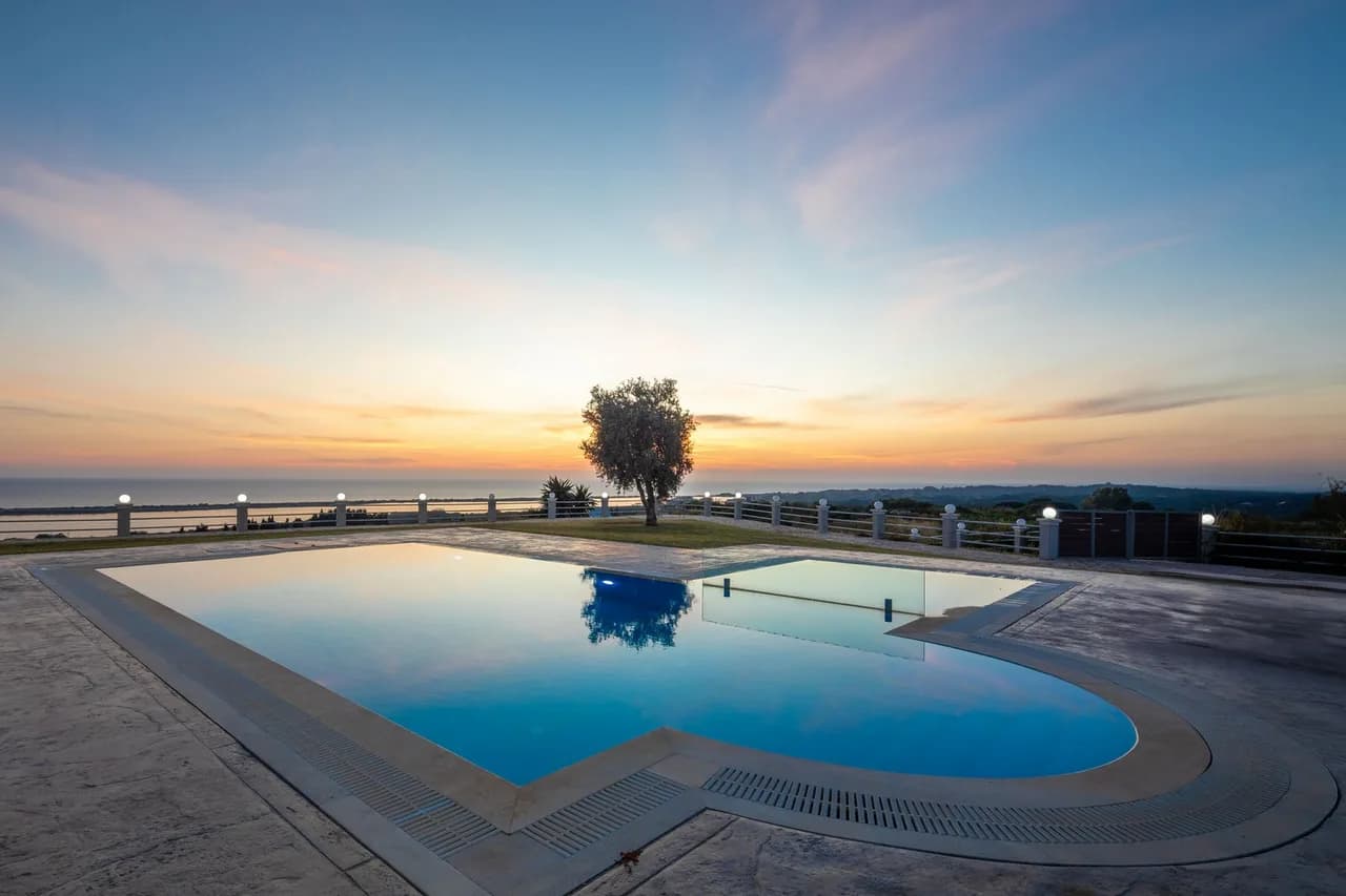 Mediterranean View Two-Bedroom Villa in Chlomatiana photo 4