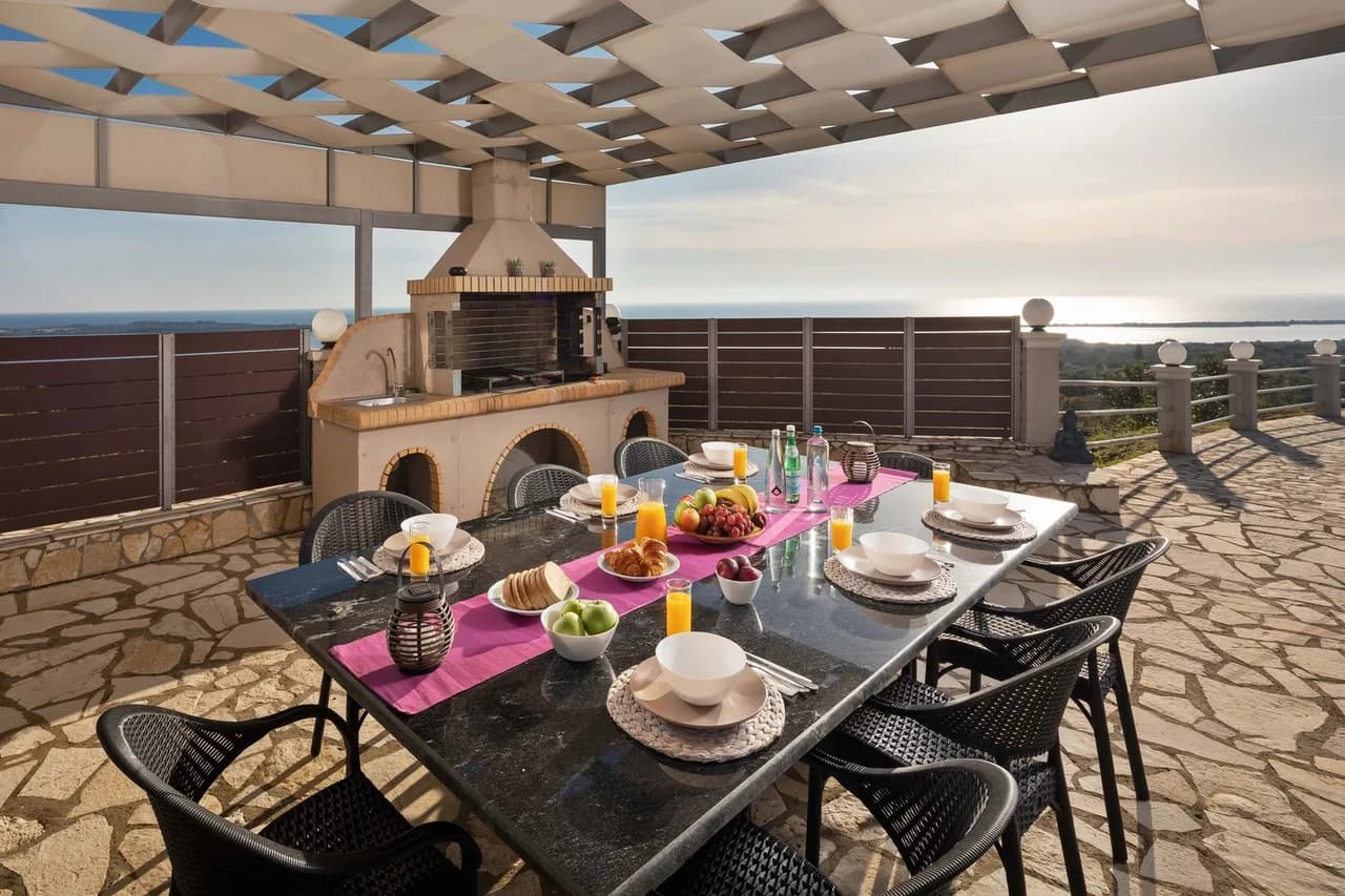 Mediterranean View Two-Bedroom Villa in Chlomatiana photo 5