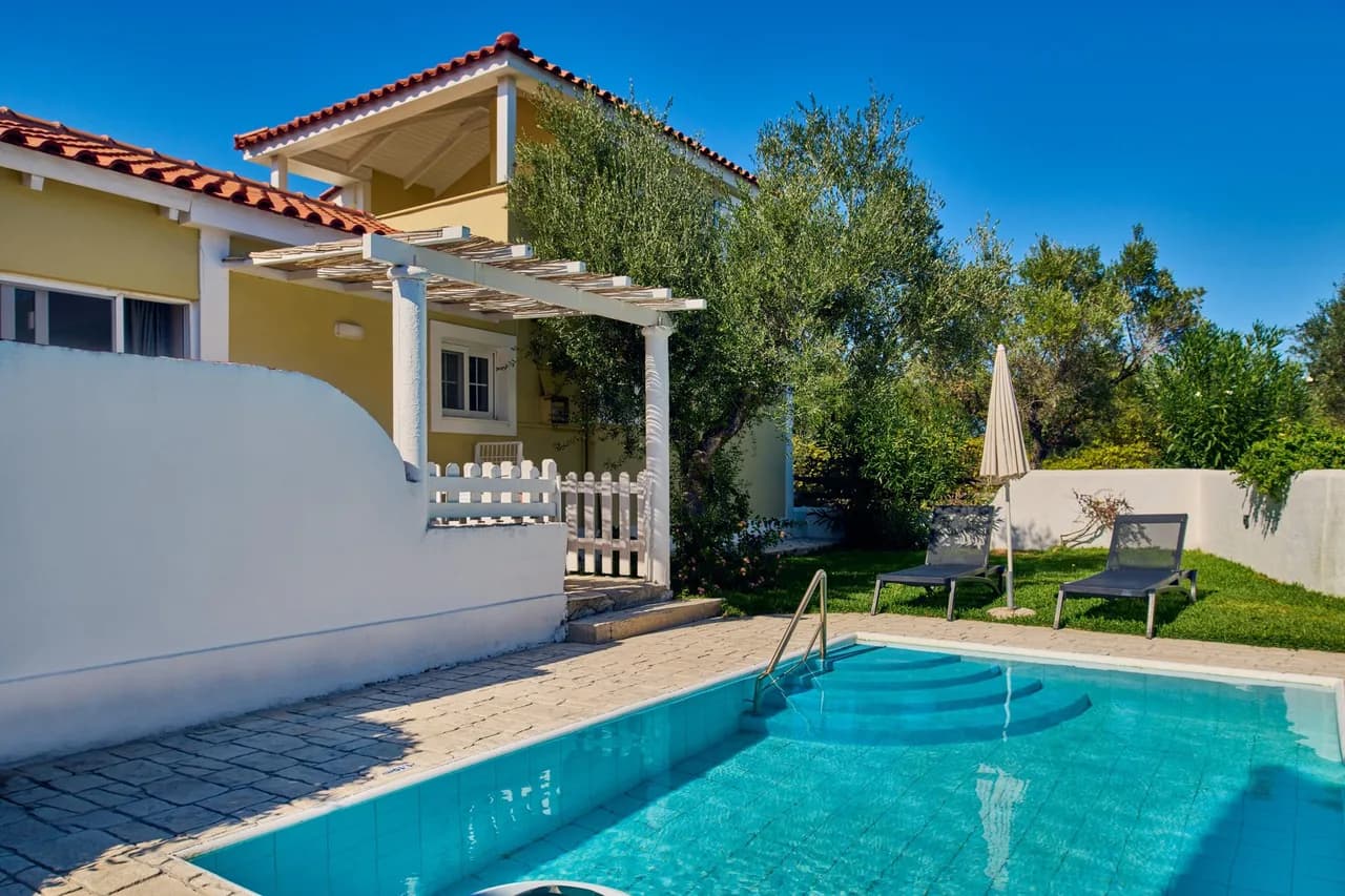 Charming Two Bedroom Retreat in Porto Roma