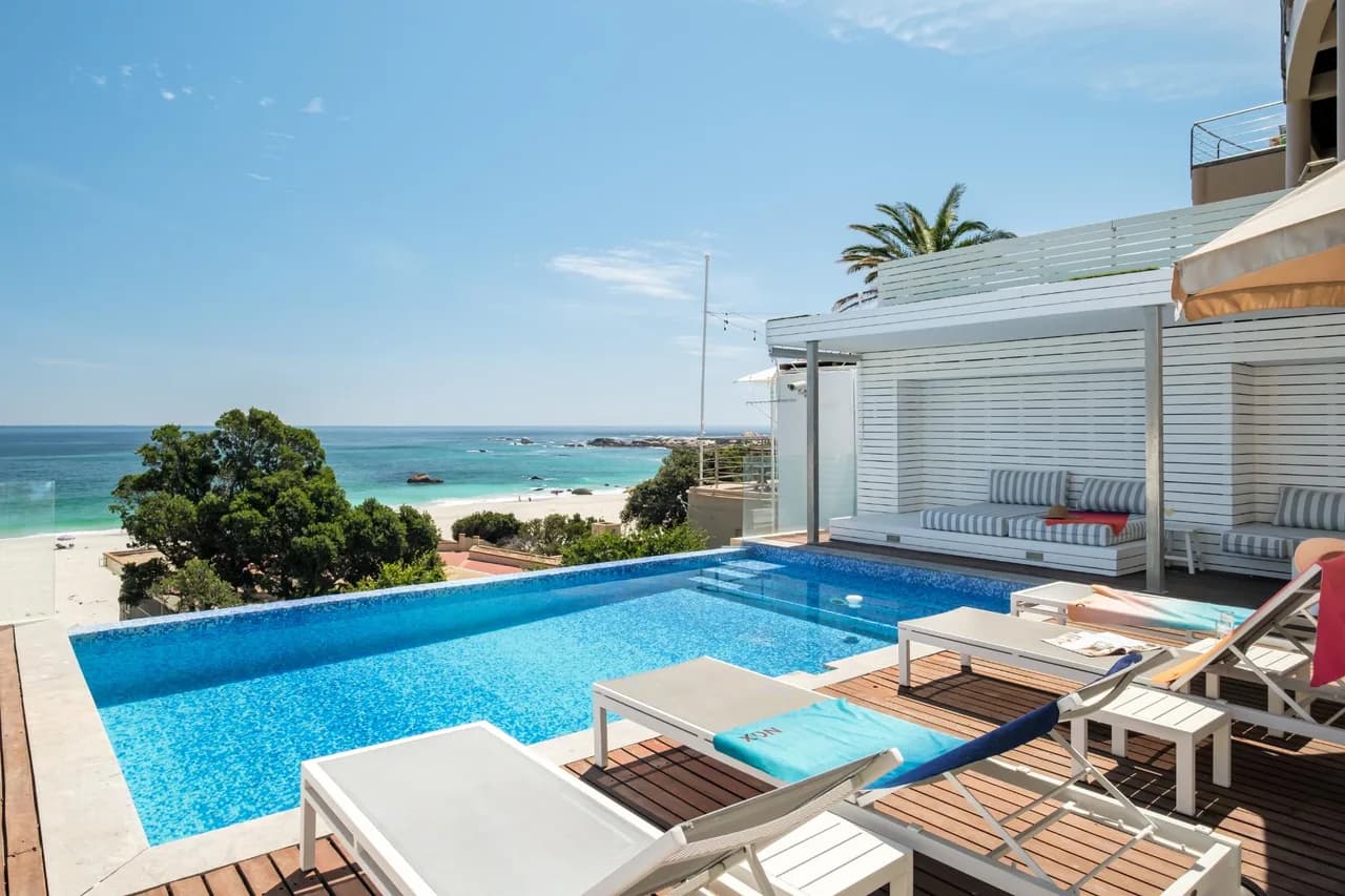 Stylish Four-Bedroom Villa in Camps Bay photo 4