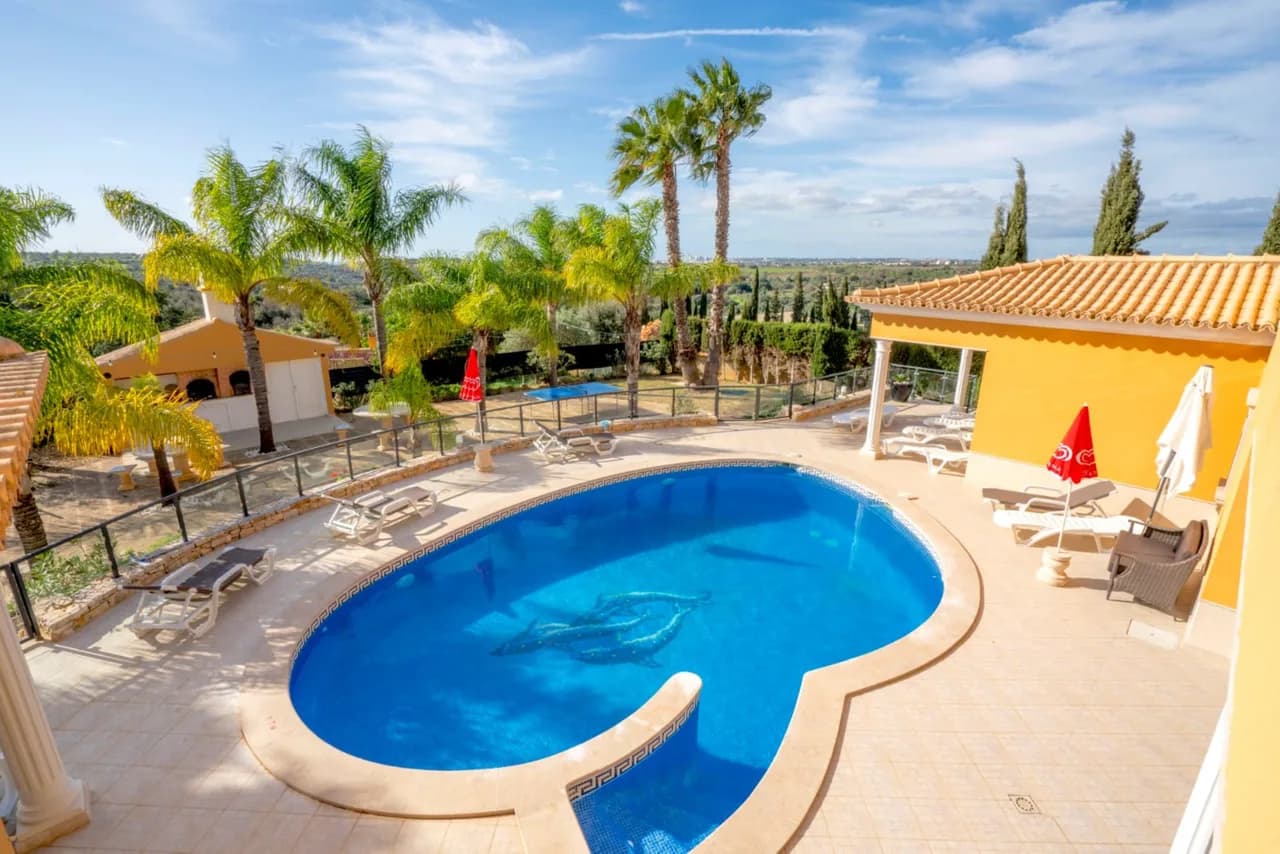 Balcony Three Bedroom Villa in Guia Algarve Portugal photo 3