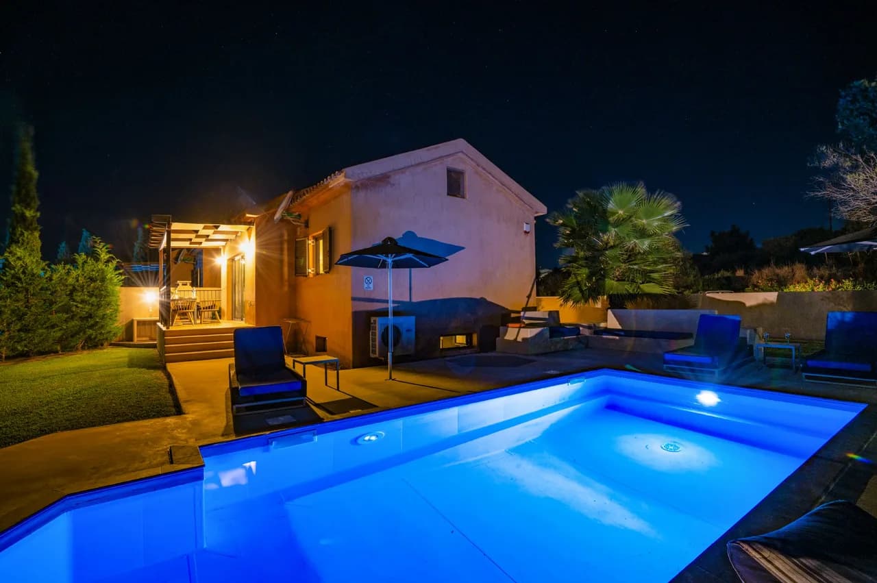 Conservatory One Bedroom Villa in Kefallonia
