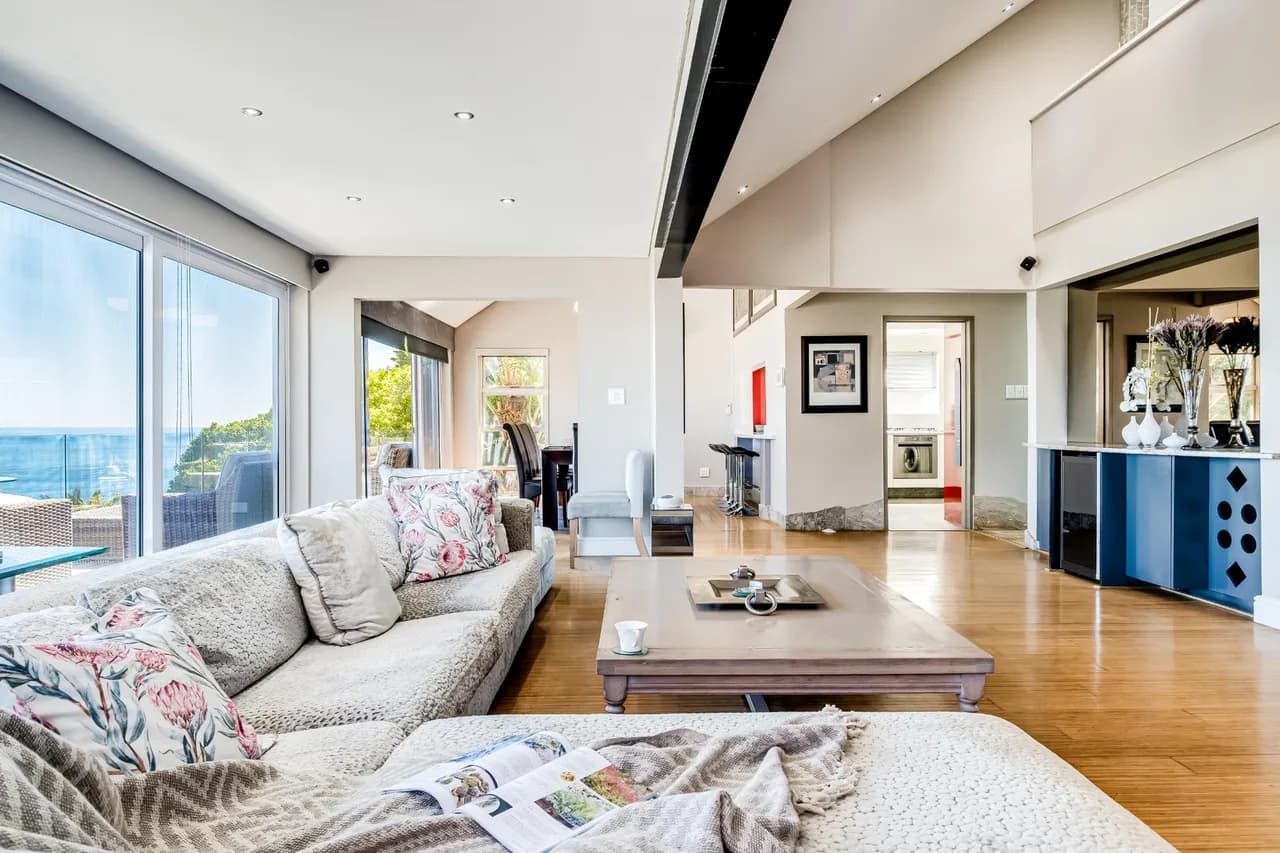 Sea View Four Bedroom Home in Camps Bay, Cape Town photo 2