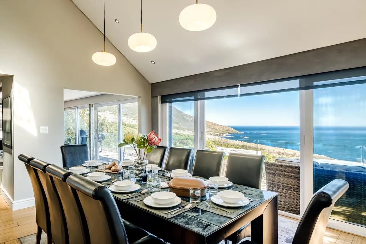 Sea View Four Bedroom Home in Camps Bay, Cape Town photo 3